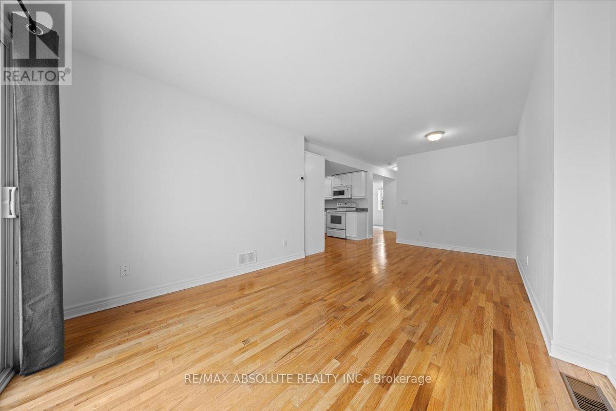 142 Lees Avenue, Ottawa, Ontario  K1S 0C3 - Photo 13 - X12132300