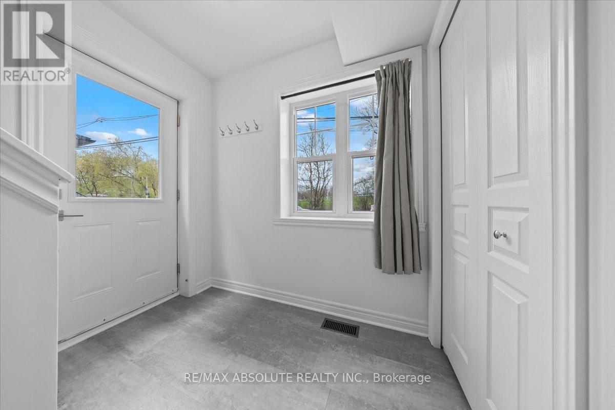 142 Lees Avenue, Ottawa, Ontario  K1S 0C3 - Photo 6 - X12132300