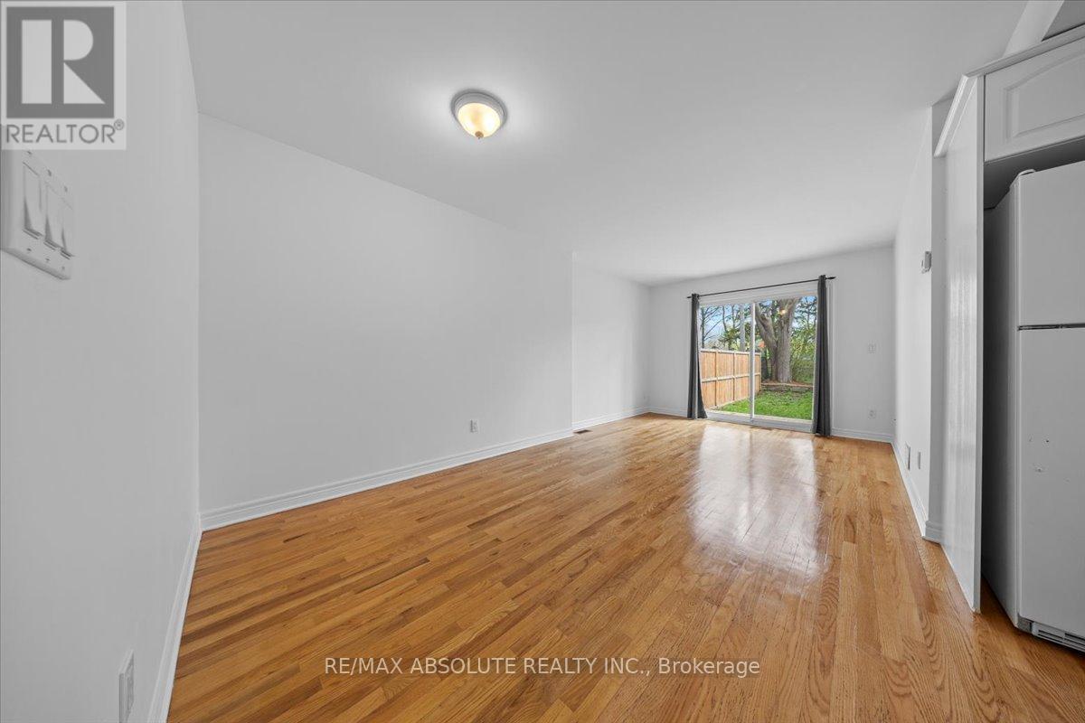 142 Lees Avenue, Ottawa, Ontario  K1S 0C3 - Photo 8 - X12132300