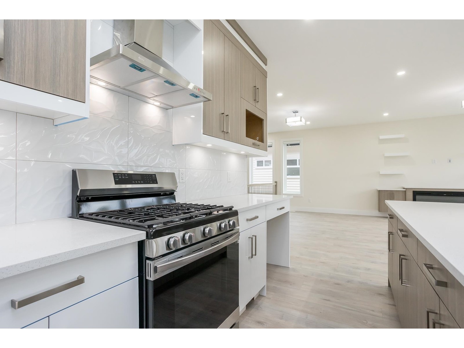 9237 Sitka Place, Chilliwack Proper East, Chilliwack, British Columbia  V2P 8B6 - Photo 8 - R3008921