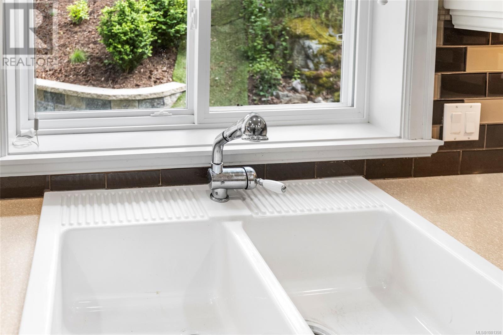 Property at 3927 Druce Lane image 1
