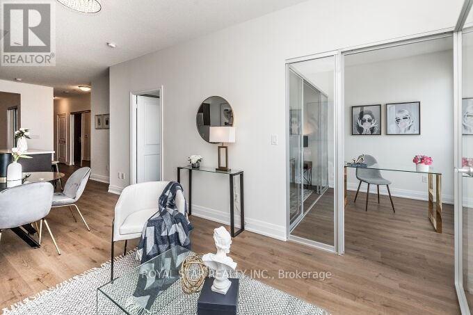 5704 - 386 Yonge Street, Toronto, Ontario  M5B 0A5 - Photo 11 - C12182572