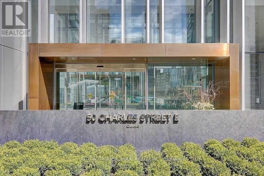3909 - 50 Charles Street E, Toronto, Ontario  M4Y 0C3 - Photo 2 - C12182655