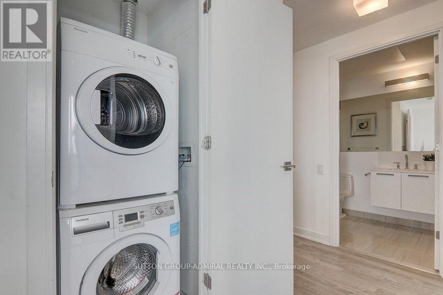 3909 - 50 Charles Street E, Toronto, Ontario  M4Y 0C3 - Photo 8 - C12182655