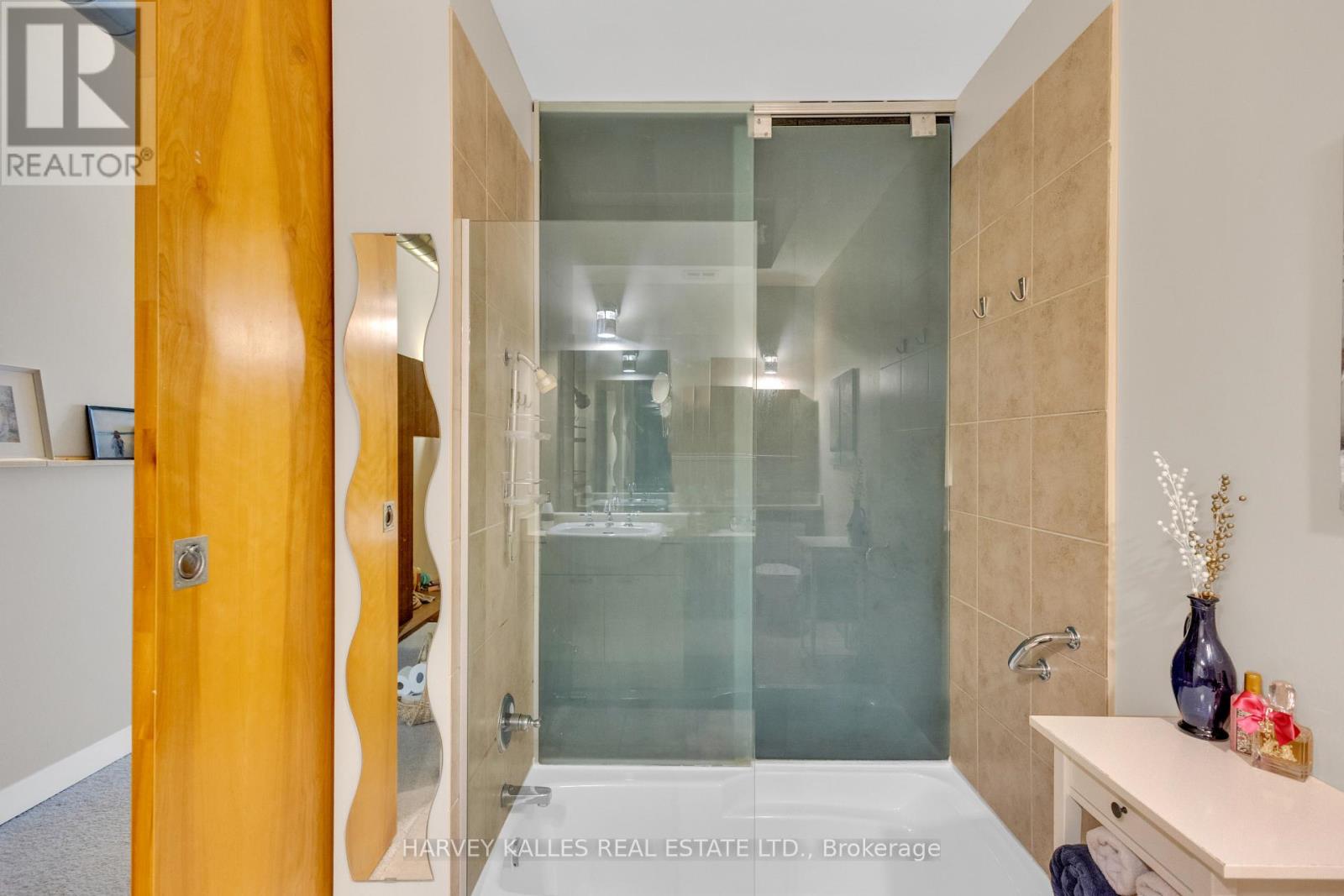 837 - 155 Dalhousie Street, Toronto, Ontario  M5B 2P7 - Photo 12 - C12182664