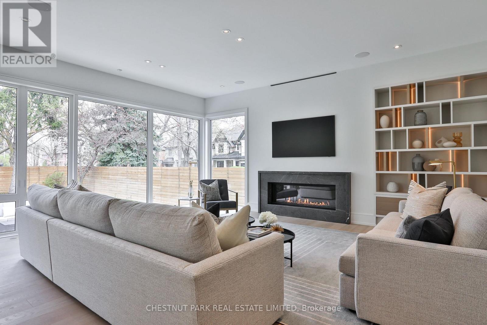 2 Marchwood Drive, Toronto, Ontario  M3H 1J8 - Photo 14 - C12182665