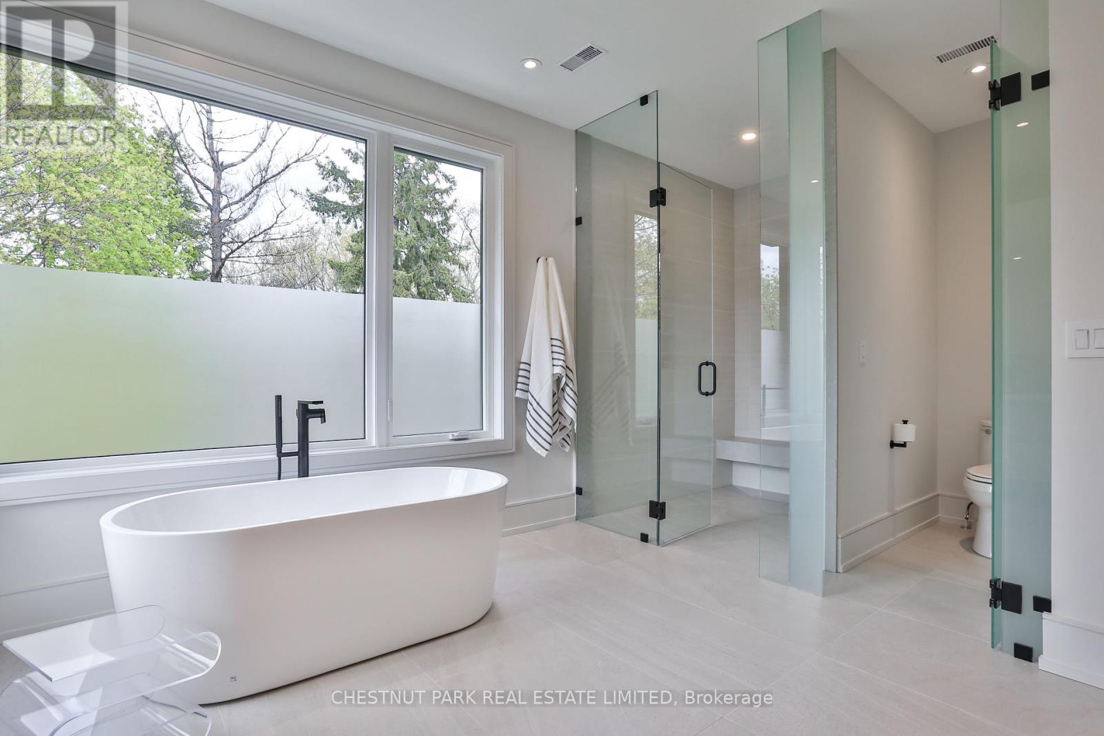 2 Marchwood Drive, Toronto, Ontario  M3H 1J8 - Photo 20 - C12182665