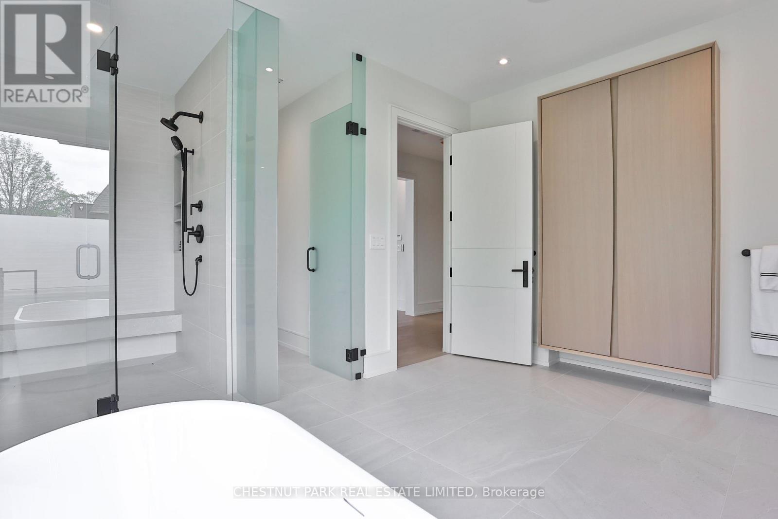 2 Marchwood Drive, Toronto, Ontario  M3H 1J8 - Photo 22 - C12182665