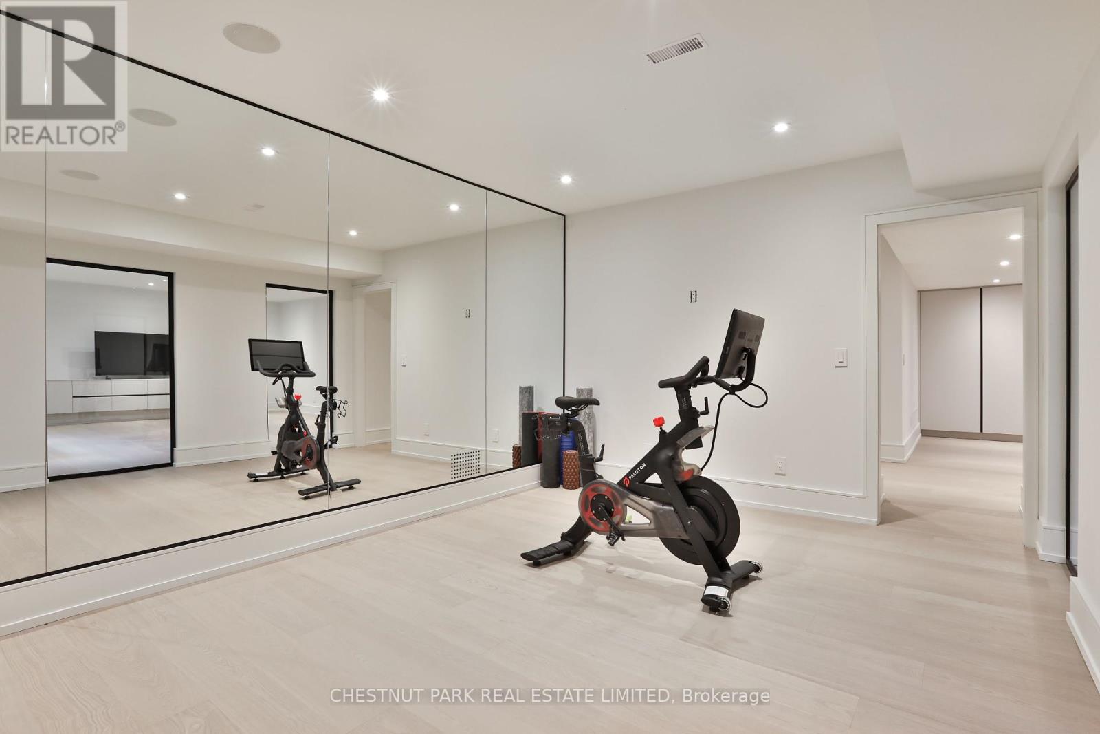 2 Marchwood Drive, Toronto, Ontario  M3H 1J8 - Photo 29 - C12182665