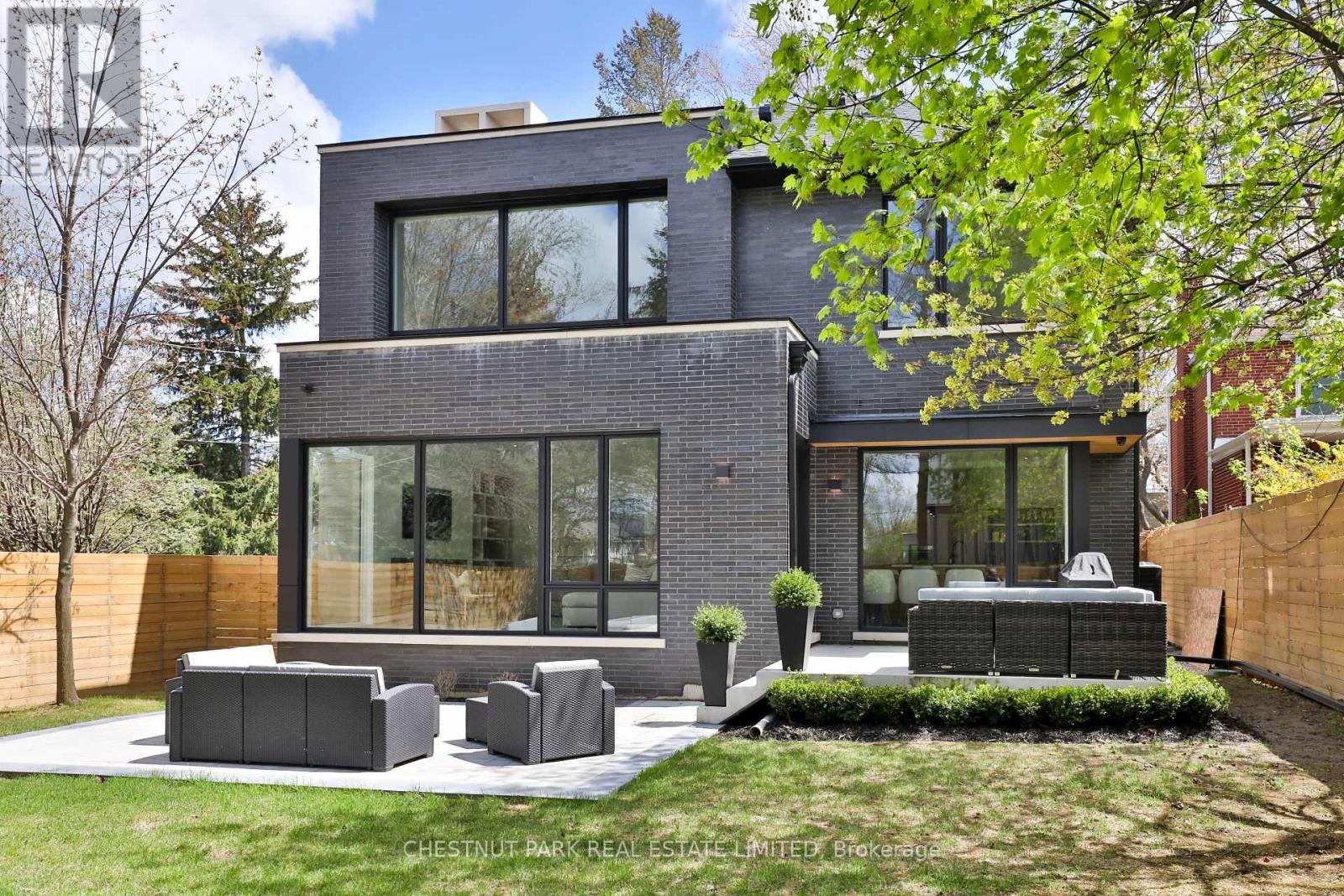 2 Marchwood Drive, Toronto, Ontario  M3H 1J8 - Photo 32 - C12182665