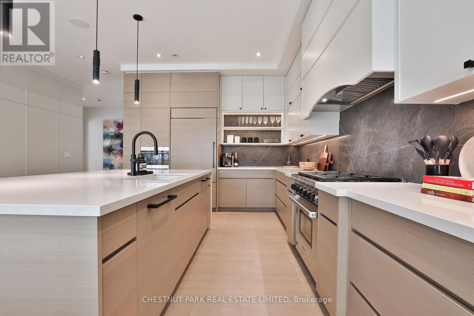 2 Marchwood Drive, Toronto, Ontario  M3H 1J8 - Photo 8 - C12182665