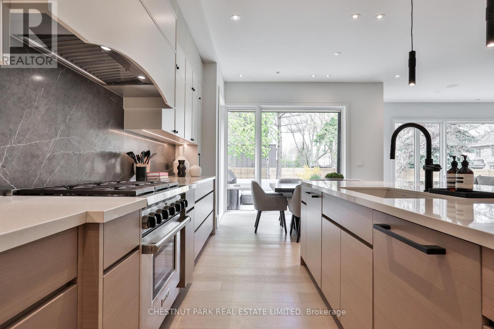 2 Marchwood Drive, Toronto, Ontario  M3H 1J8 - Photo 9 - C12182665