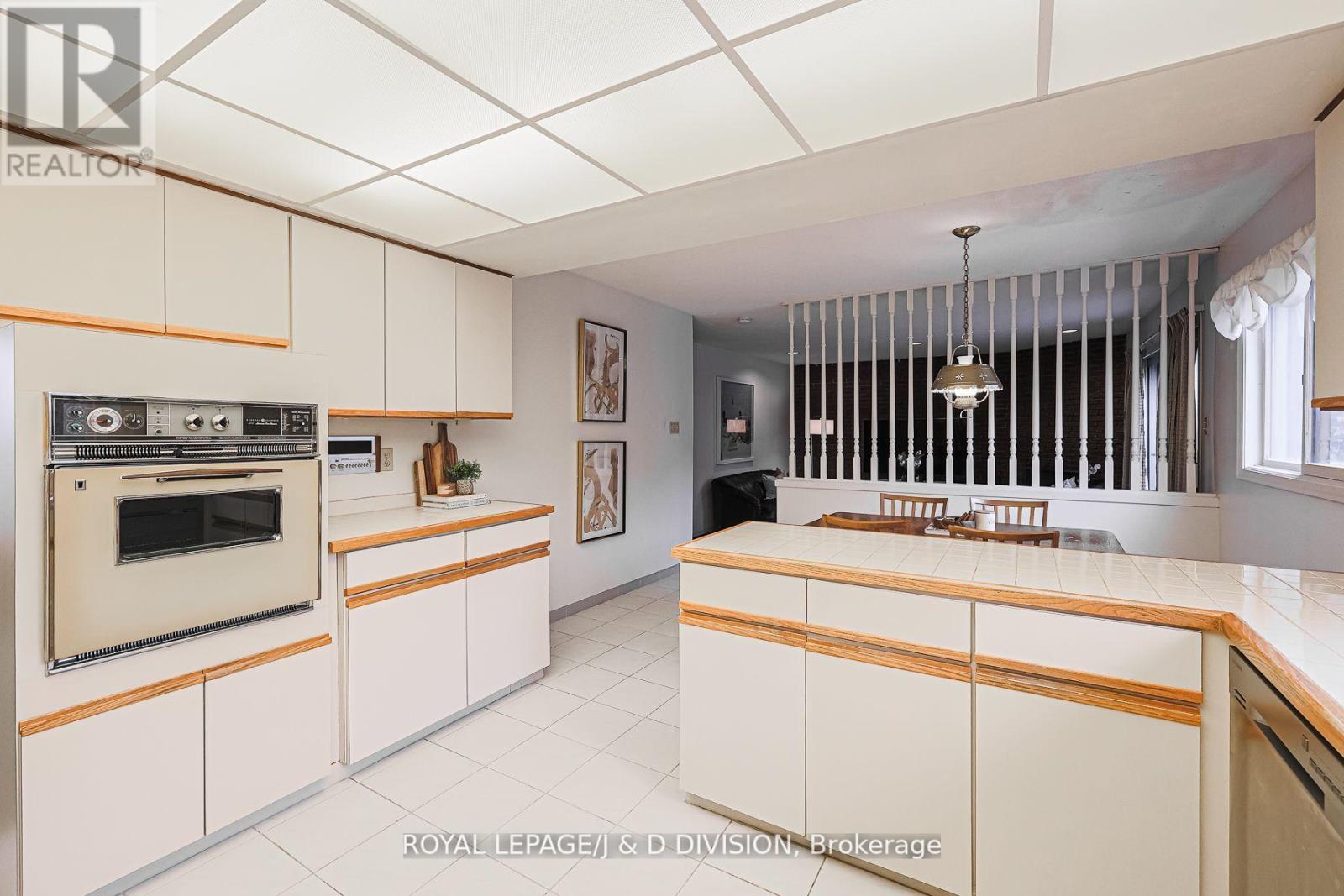 59 Mellowood Drive, Toronto, Ontario  M2L 2E4 - Photo 11 - C12182666
