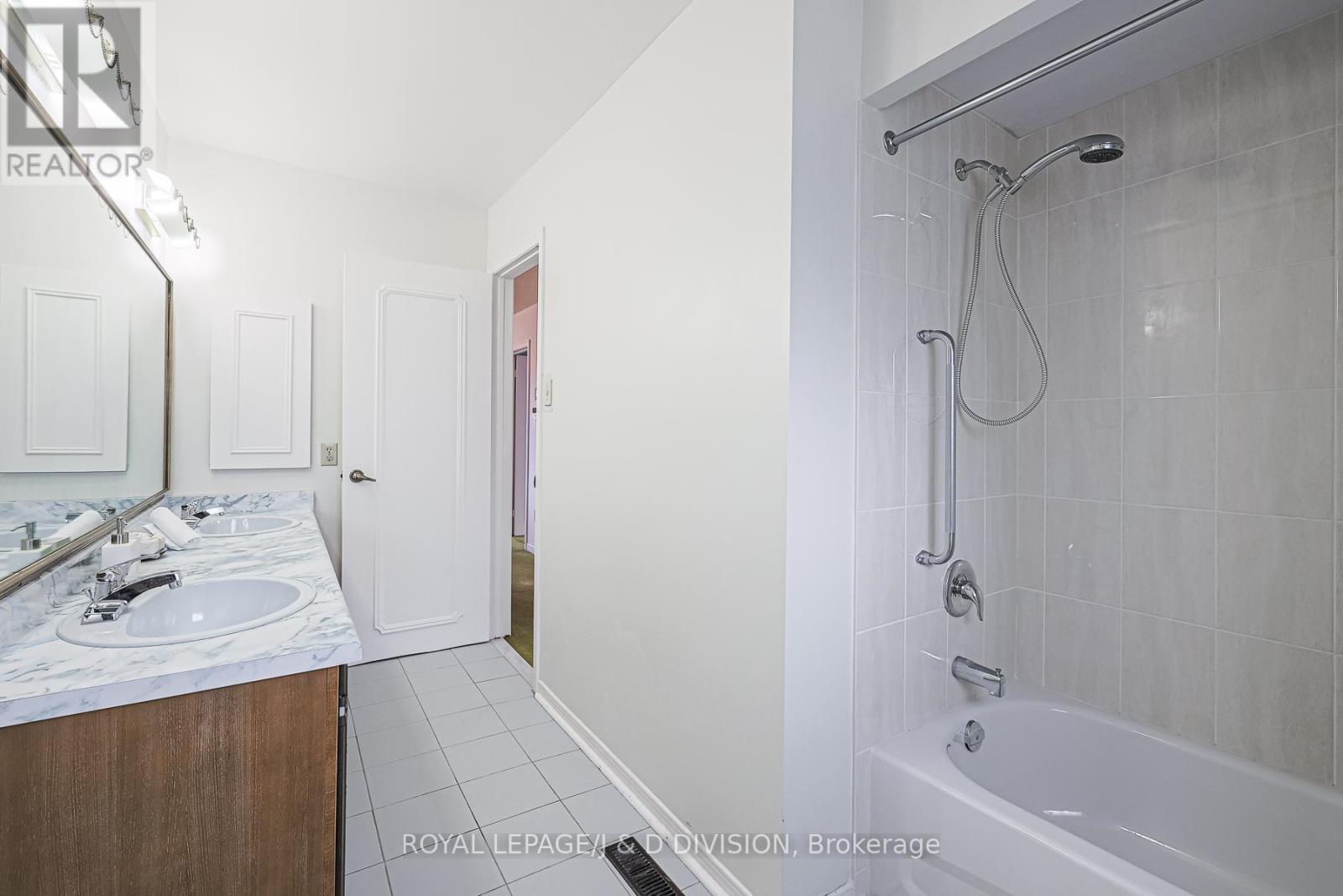 59 Mellowood Drive, Toronto, Ontario  M2L 2E4 - Photo 29 - C12182666