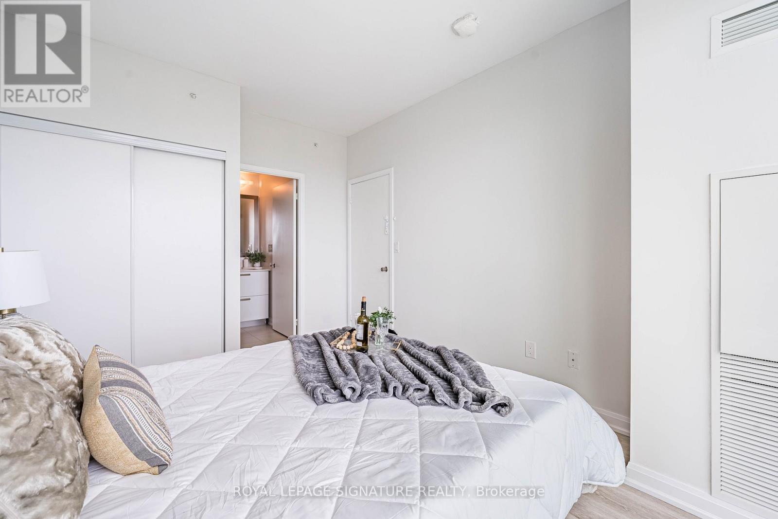 2805 - 11 Bogert Avenue, Toronto, Ontario  M2N 0H4 - Photo 15 - C12182689