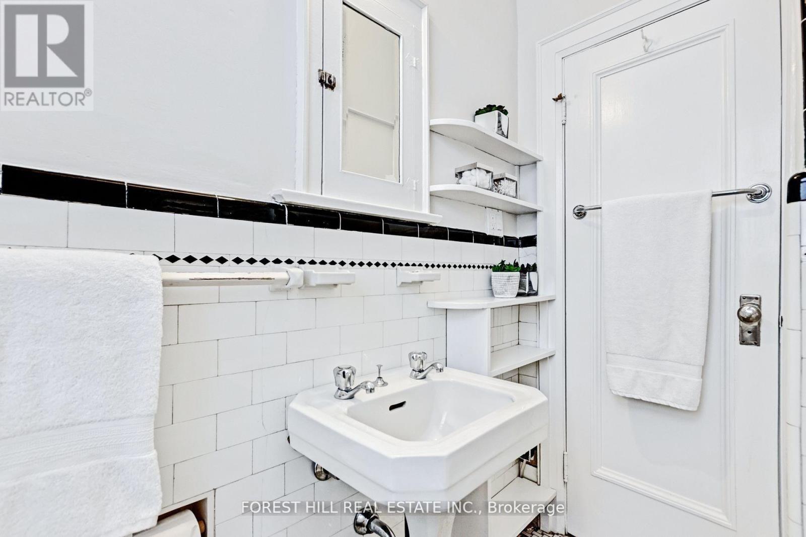 187 Glenview Avenue, Toronto, Ontario  M4R 1R4 - Photo 12 - C12182720