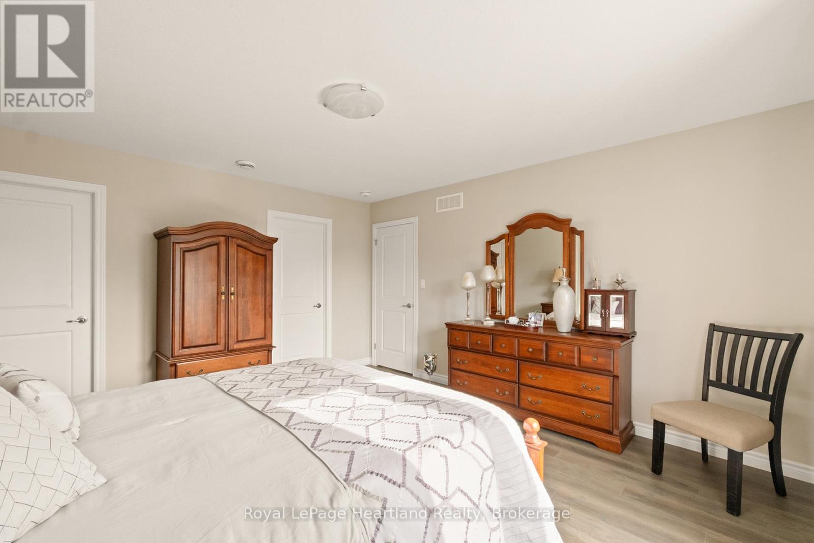 140 Lake Breeze Drive, Ashfield-Colborne-Wawanosh, Ontario  N7A 0C6 - Photo 18 - X12116906