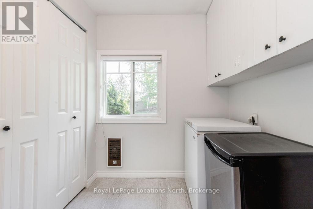 1946 Shore Lane, Wasaga Beach, Ontario  L9Z 1T7 - Photo 22 - S12182703