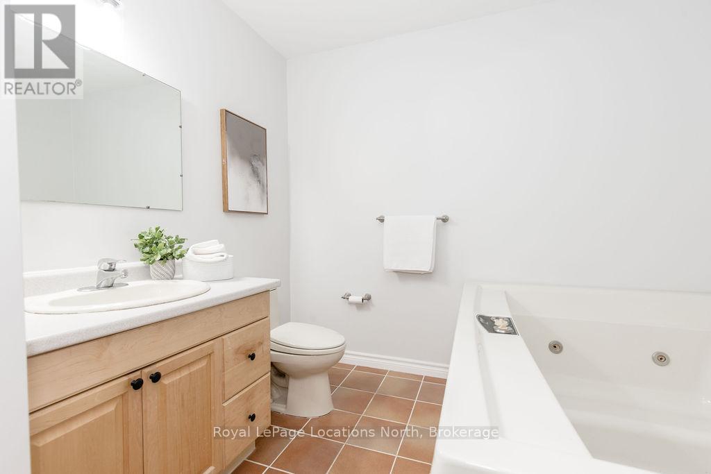 1946 Shore Lane, Wasaga Beach, Ontario  L9Z 1T7 - Photo 28 - S12182703