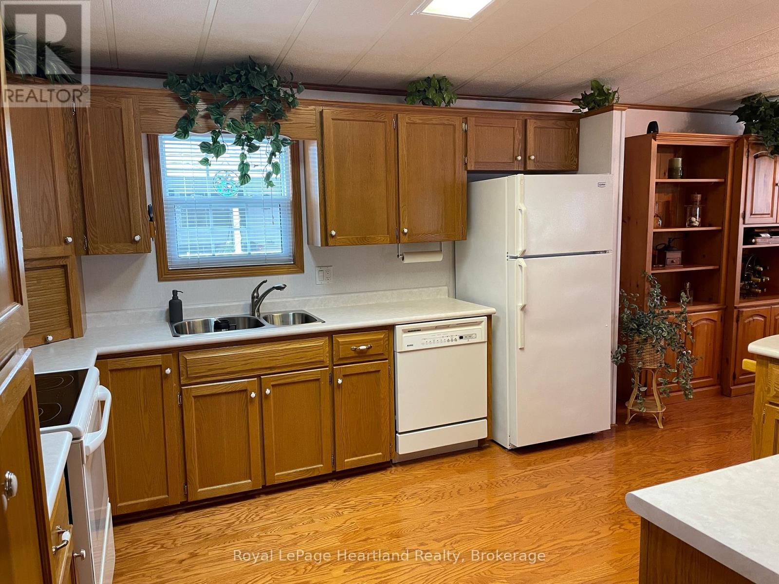 65 Cherokee Lane, Ashfield-Colborne-Wawanosh, Ontario  N7A 3Y2 - Photo 15 - X12066535