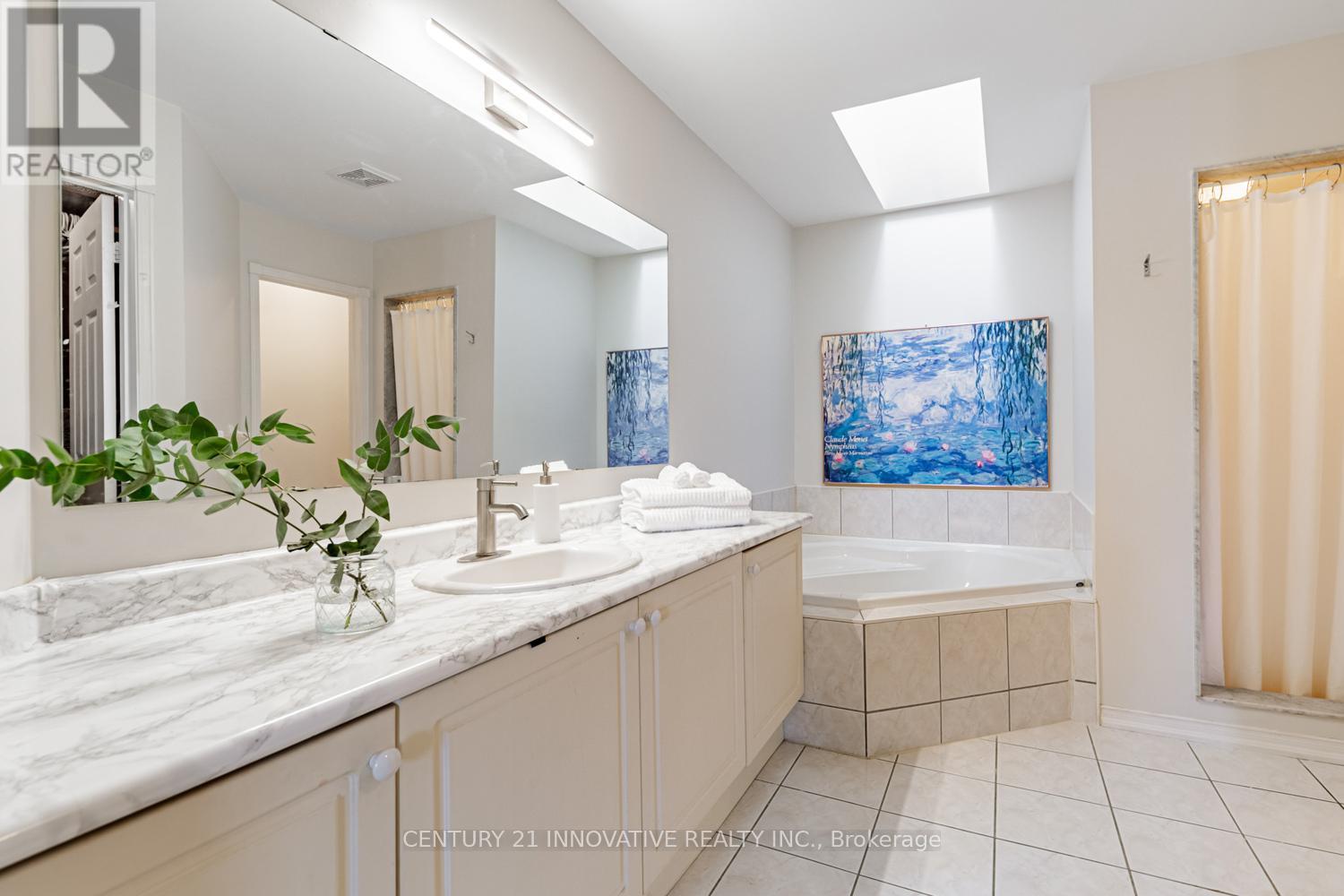 4 Blackfriar Avenue, Whitby, Ontario  L1M 1E4 - Photo 24 - E12182605