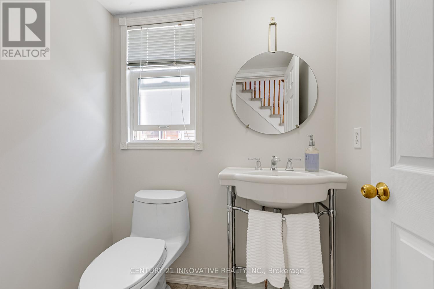 4 Blackfriar Avenue, Whitby, Ontario  L1M 1E4 - Photo 8 - E12182605