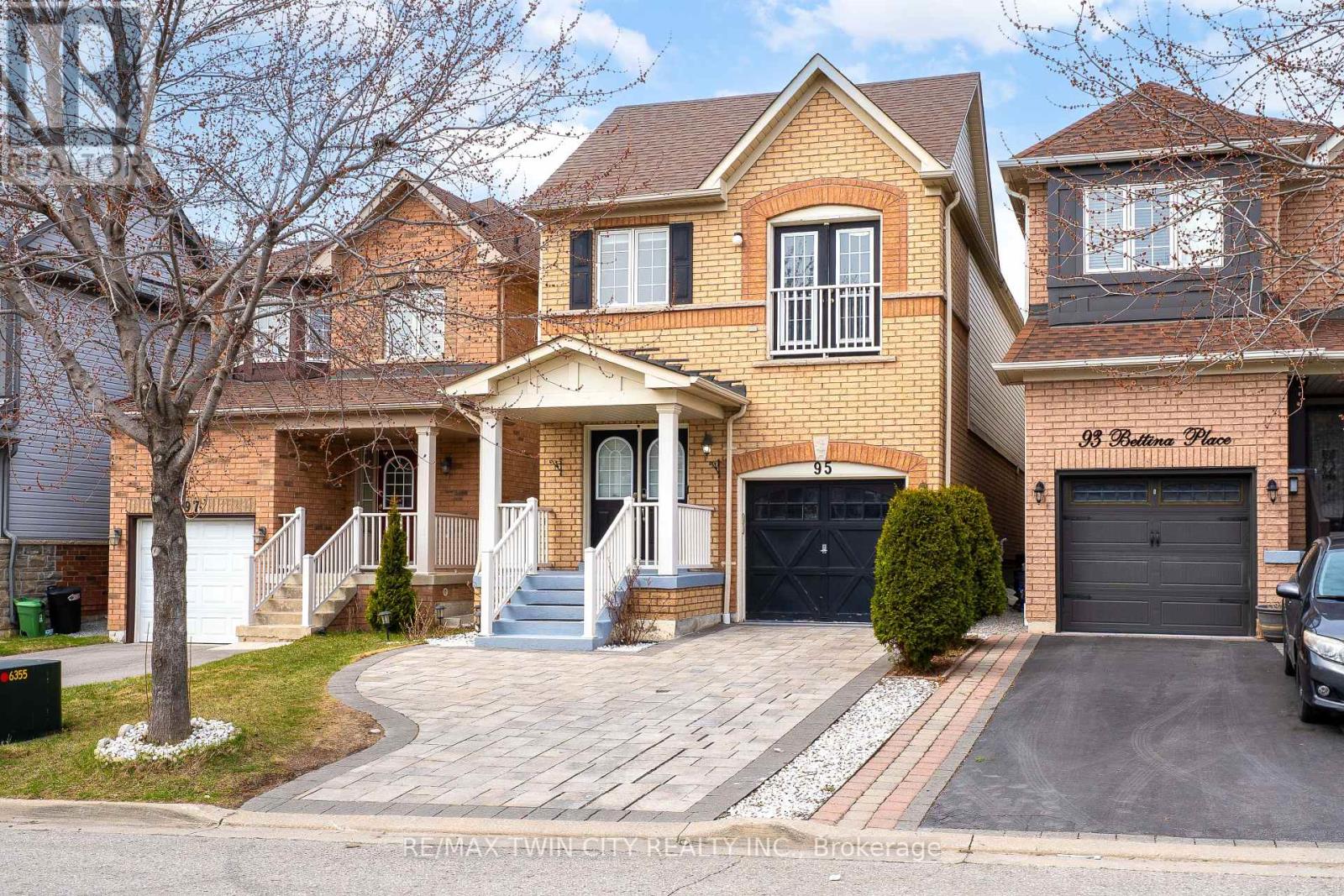 95 BETTINA PLACE, Whitby, Ontario