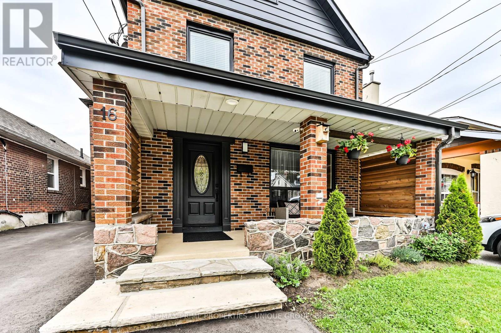 Property at 16 EASTWOOD AVENUE image 4