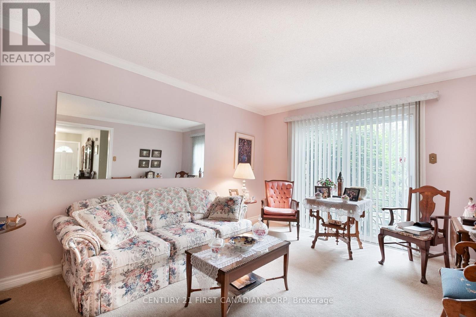 992 Farnham Road, London South, Ontario  N6K 1S1 - Photo 8 - X12182738