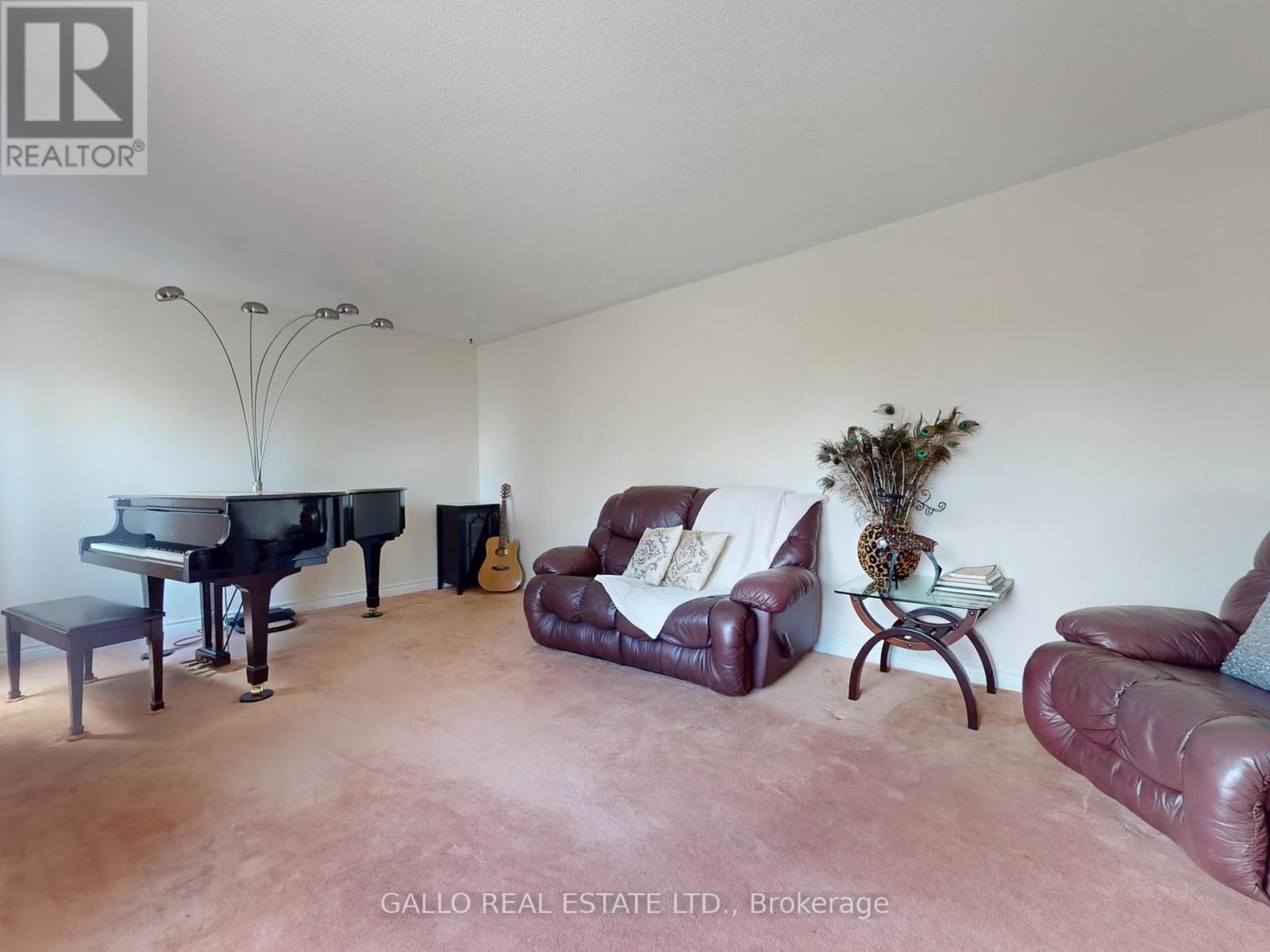 15 Hill Top Trail, Whitchurch-Stouffville, Ontario  L4A 7X4 - Photo 7 - N12182663