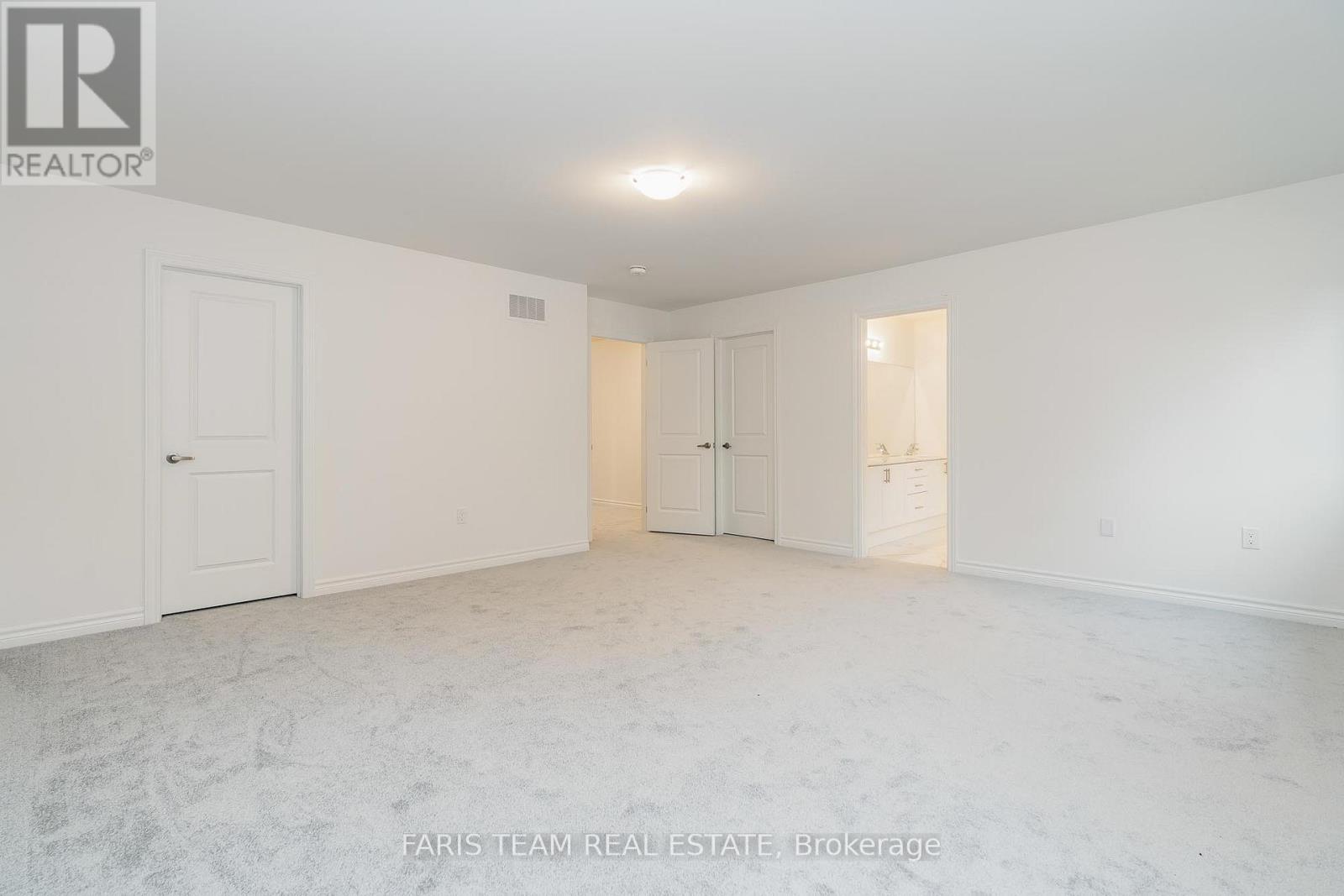 91 Berkely Street, Wasaga Beach, Ontario  L9Z 0K6 - Photo 12 - S12182594