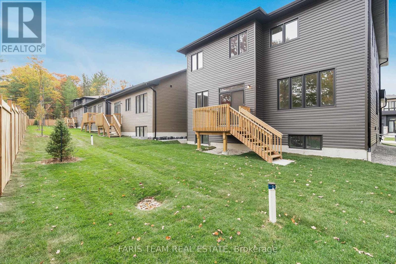 91 Berkely Street, Wasaga Beach, Ontario  L9Z 0K6 - Photo 24 - S12182594