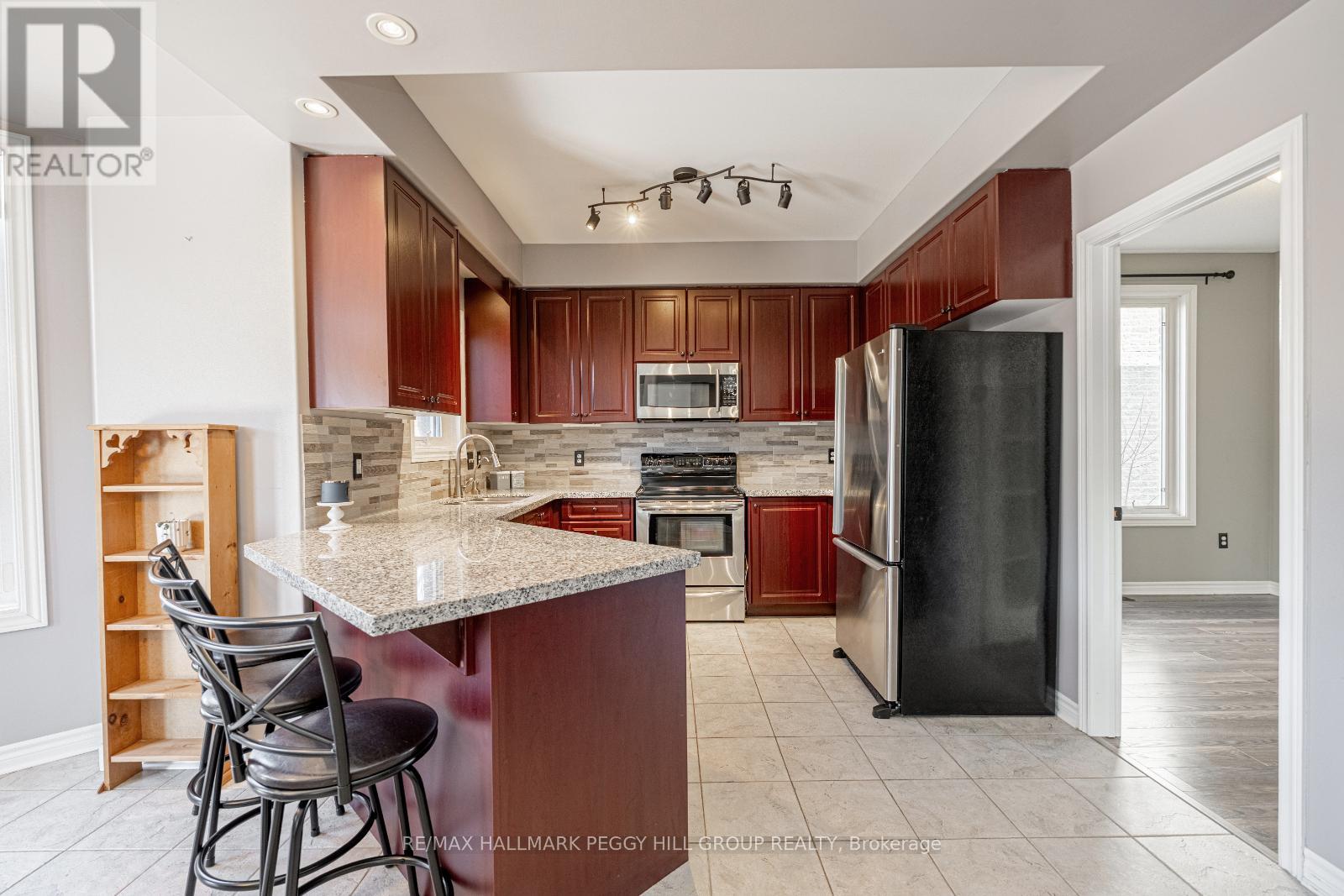 Property at 86 PENVILL TRAIL image 3