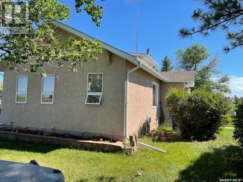 130 2nd Street E, Kincaid, Saskatchewan  S0H 2J0 - Photo 3 - SK007418