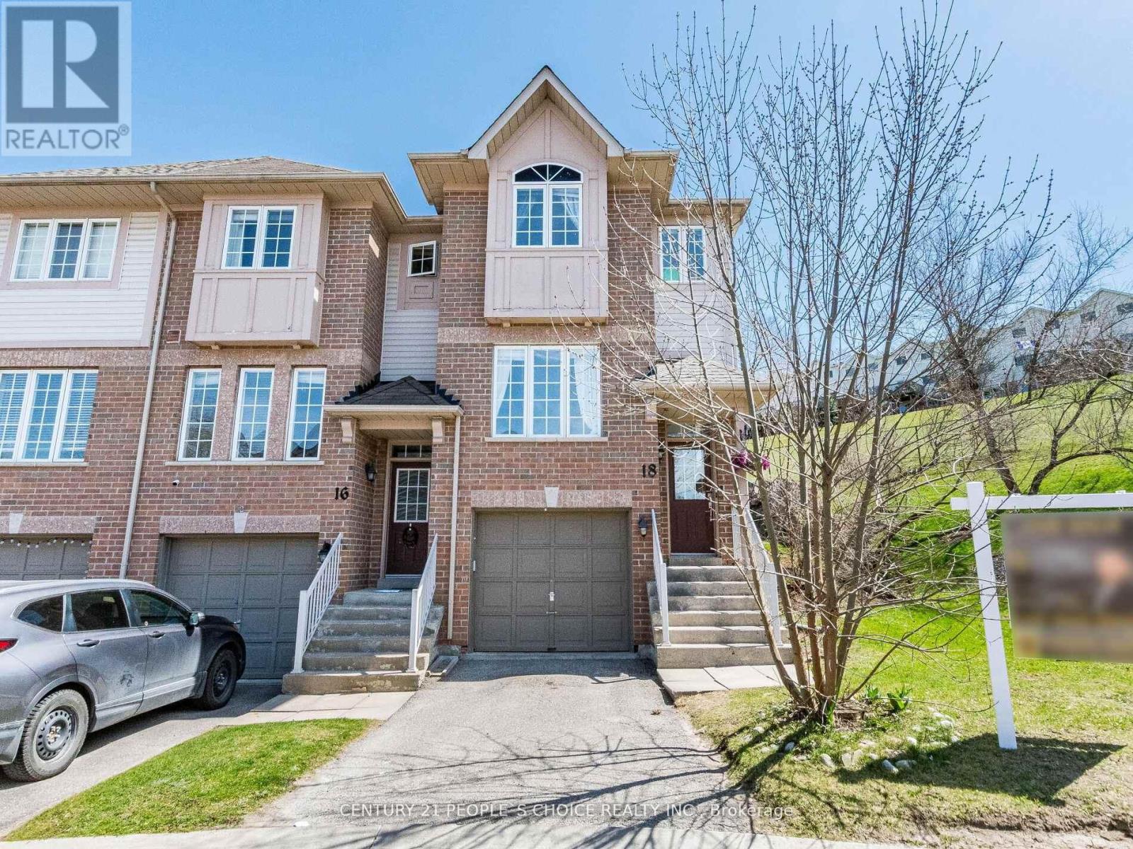 18 Palomino Trail, Halton Hills, Ontario  L7G 6E9 - Photo 5 - W12182598