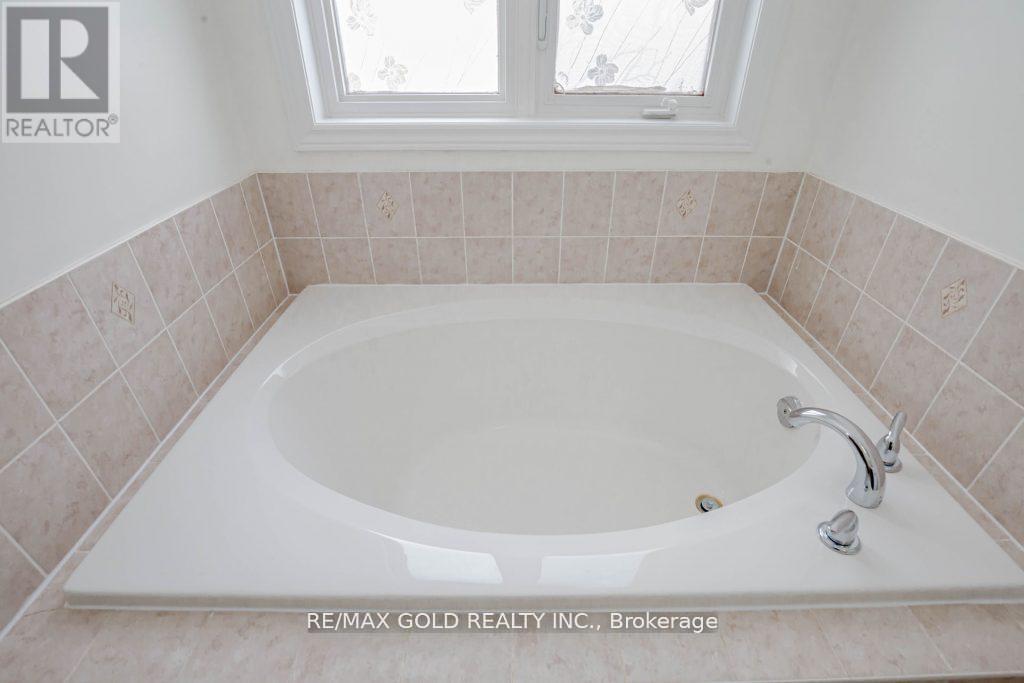 66 Crumlin Crescent, Brampton, Ontario  L6X 0Y3 - Photo 25 - W12182603
