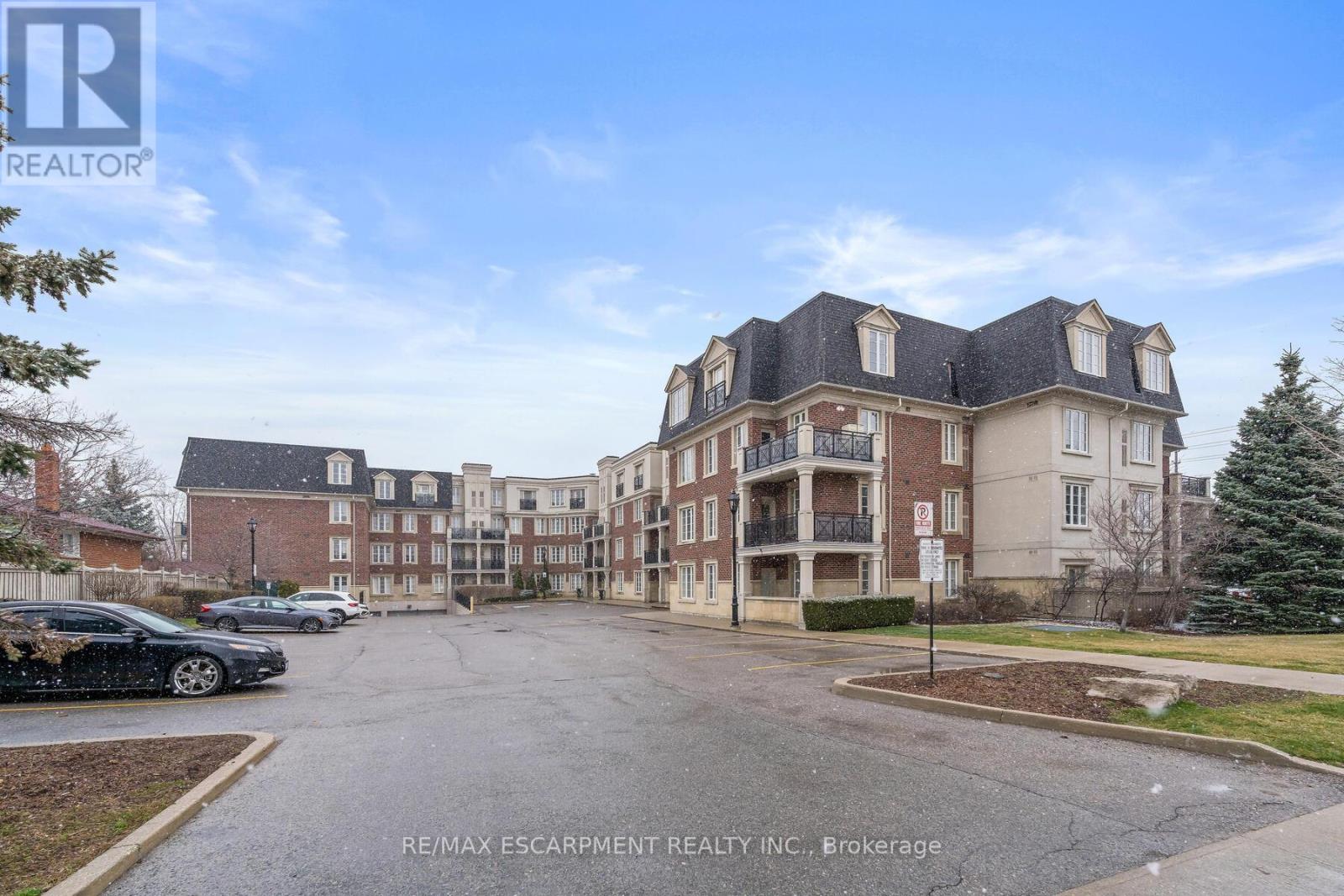 116 - 3351 Cawthra Road, Mississauga, Ontario  L5A 4N5 - Photo 1 - W12182604