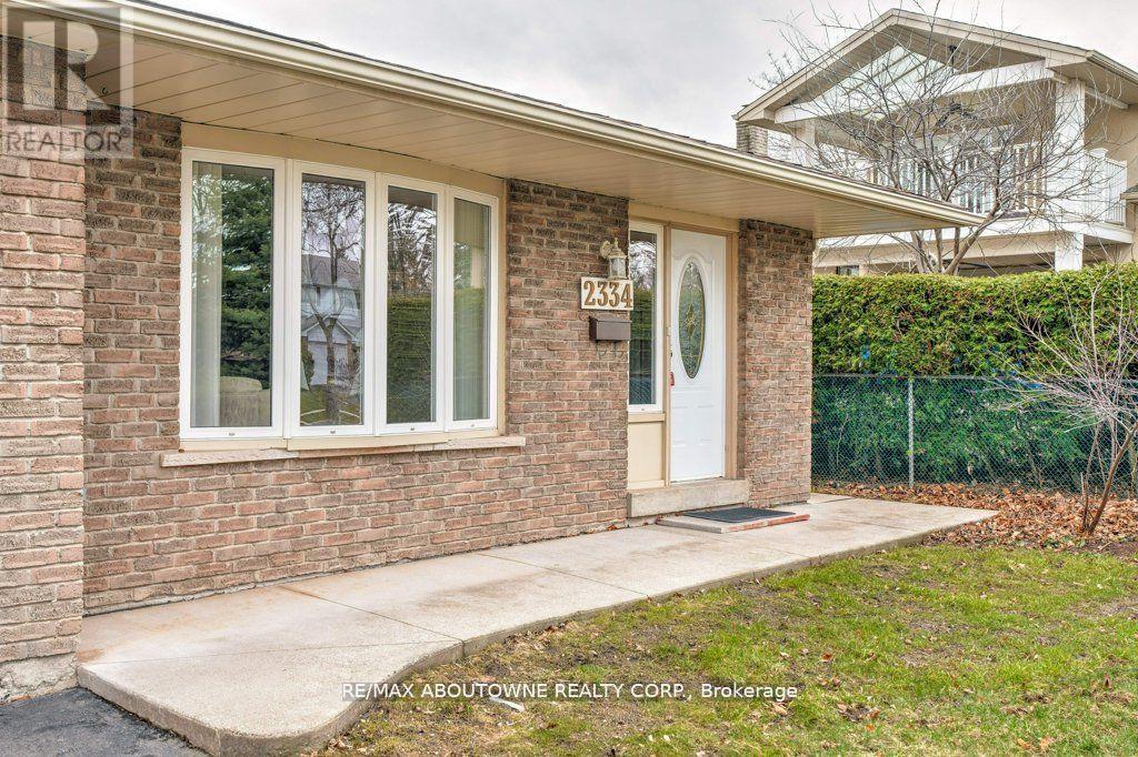 2334 Wyandotte Drive, Oakville, Ontario  L6L 2T6 - Photo 25 - W12182606