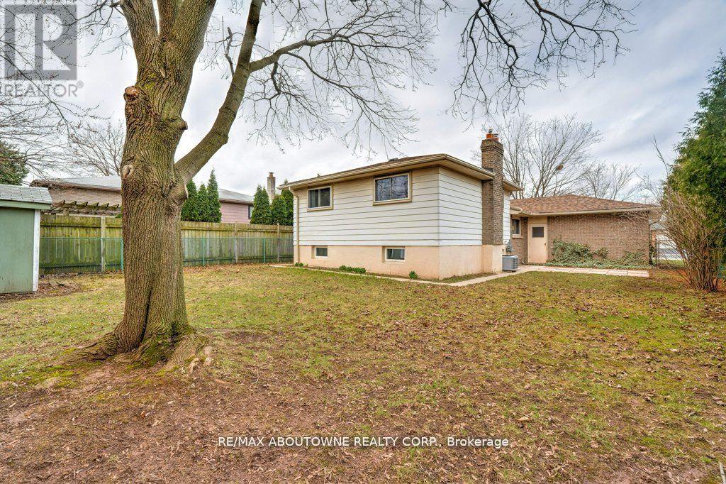 2334 Wyandotte Drive, Oakville, Ontario  L6L 2T6 - Photo 29 - W12182606