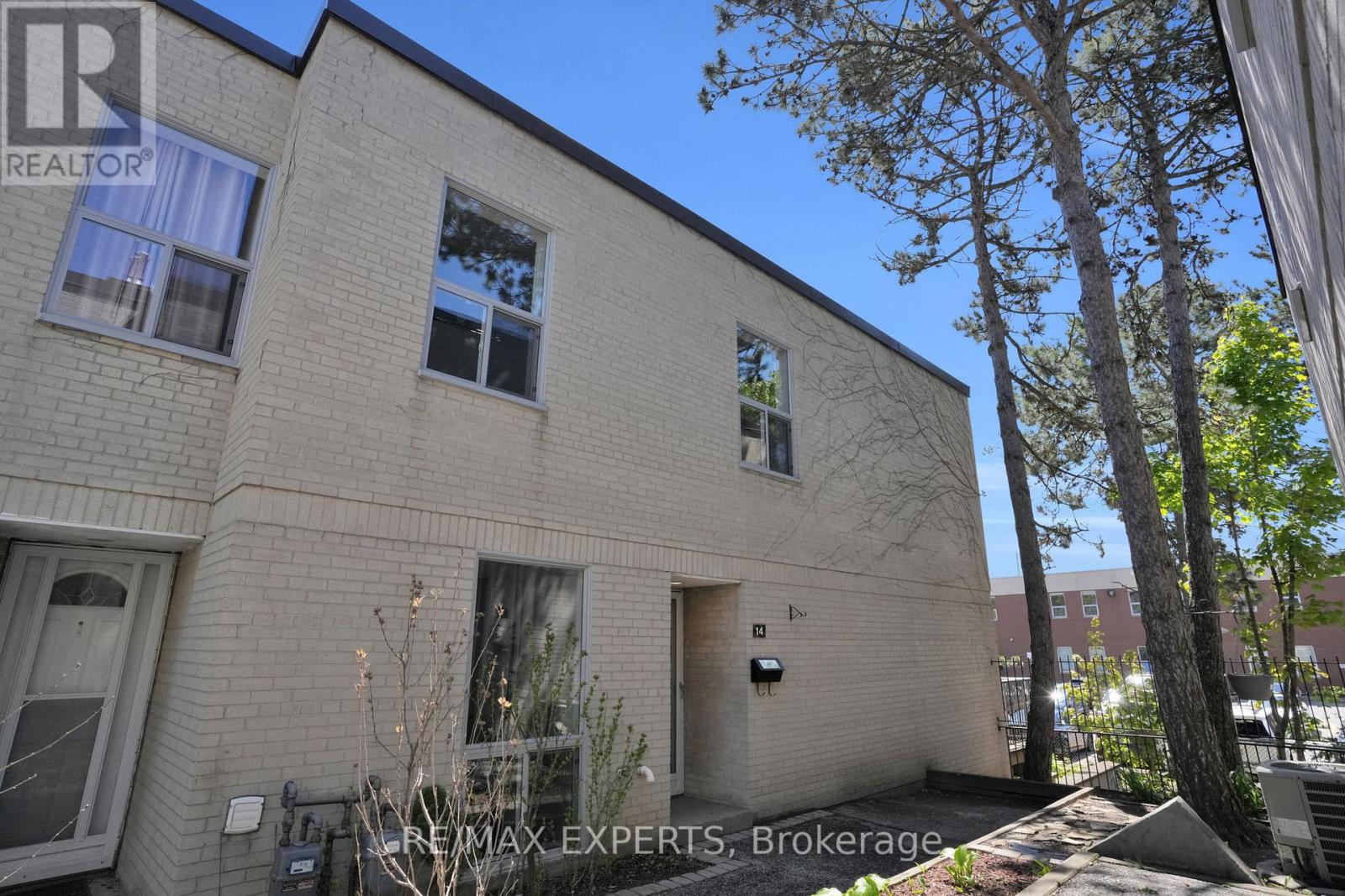 14 - 7 Four Winds Drive, Toronto (York University Heights), Ontario  M3J 1K7 - Photo 1 - W12182619