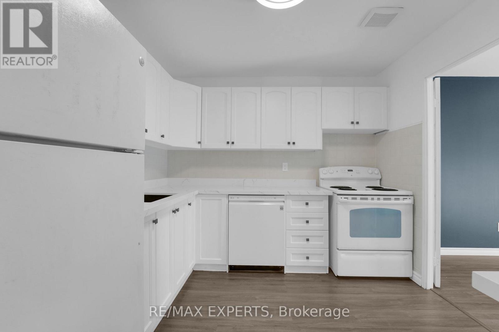 14 - 7 Four Winds Drive, Toronto, Ontario  M3J 1K7 - Photo 16 - W12182619