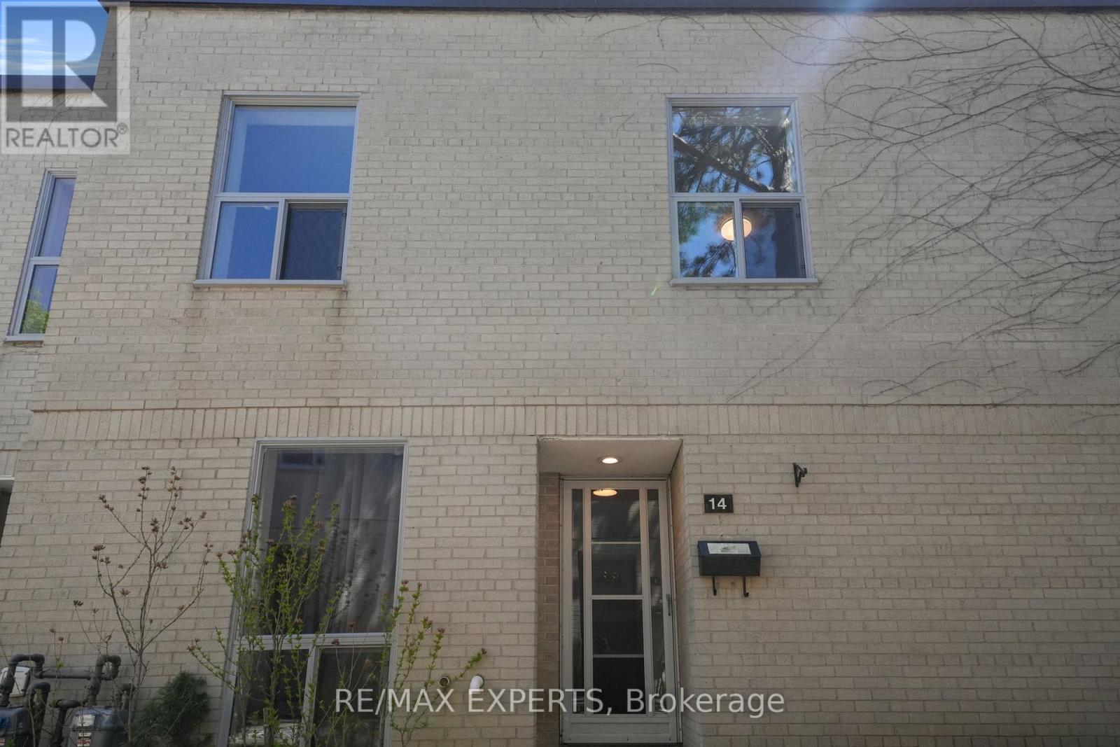 14 - 7 Four Winds Drive, Toronto, Ontario  M3J 1K7 - Photo 2 - W12182619