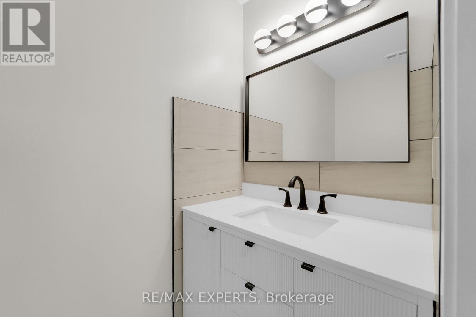 14 - 7 Four Winds Drive, Toronto, Ontario  M3J 1K7 - Photo 30 - W12182619