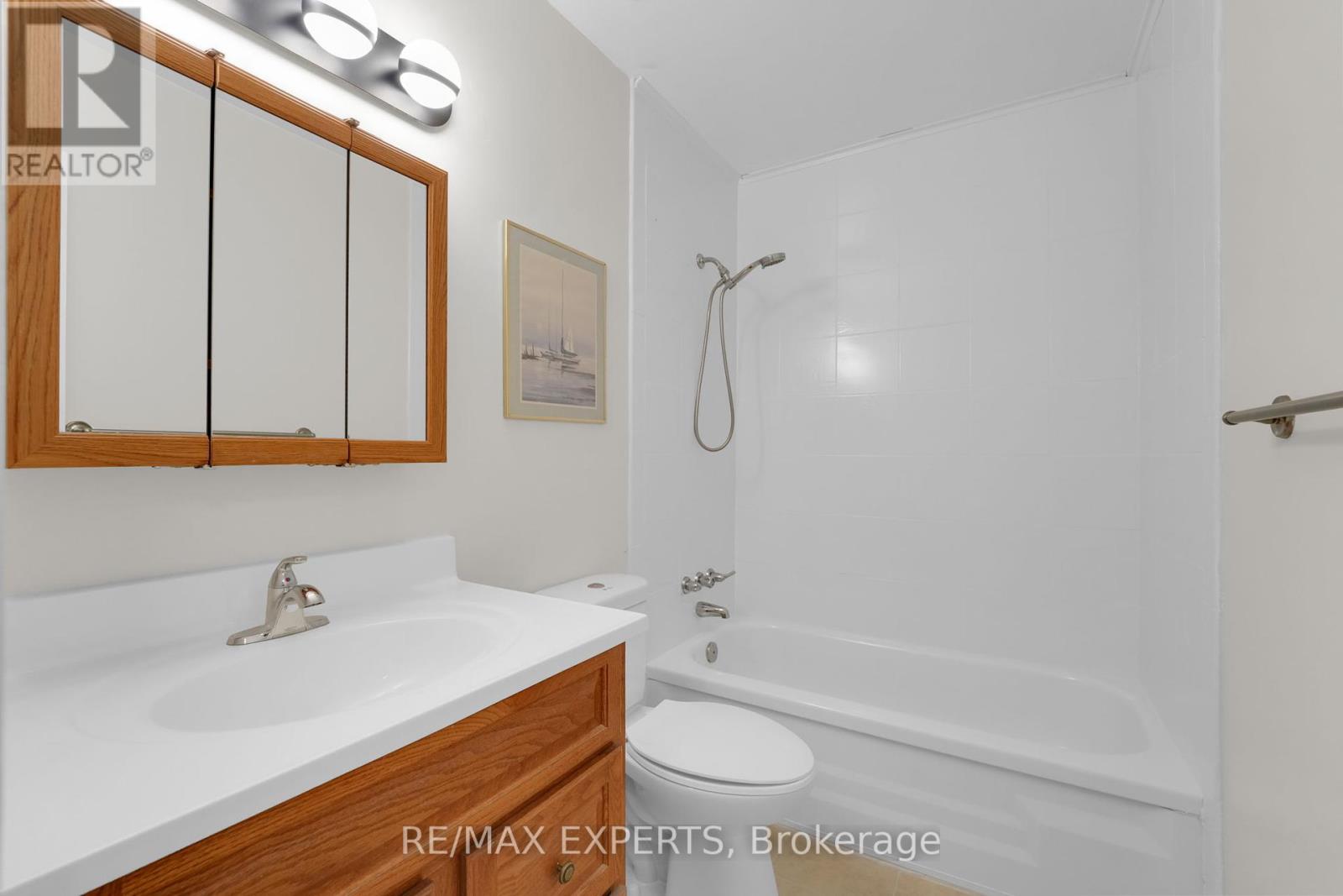 14 - 7 Four Winds Drive, Toronto, Ontario  M3J 1K7 - Photo 33 - W12182619