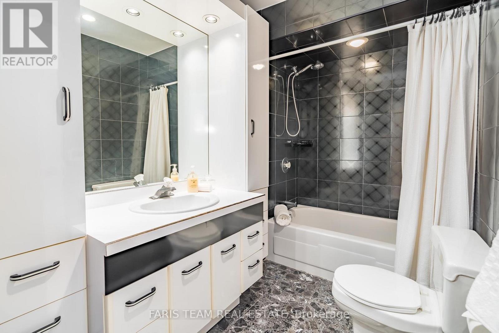 7124 Cadiz Crescent, Mississauga, Ontario  L5N 1Y4 - Photo 14 - W12182626