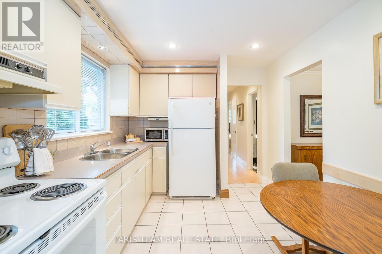 7124 Cadiz Crescent, Mississauga, Ontario  L5N 1Y4 - Photo 4 - W12182626