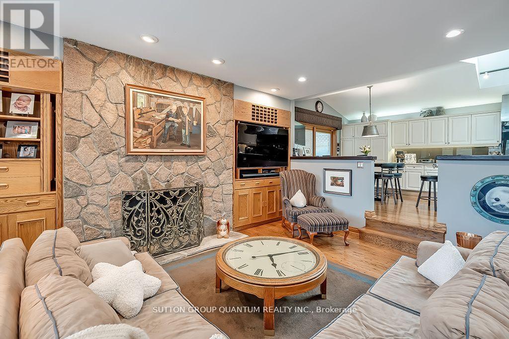 3657 Greenbower Court, Mississauga, Ontario  L5L 1P3 - Photo 13 - W12182628