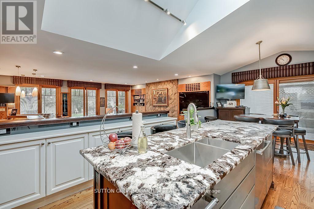 3657 Greenbower Court, Mississauga, Ontario  L5L 1P3 - Photo 17 - W12182628