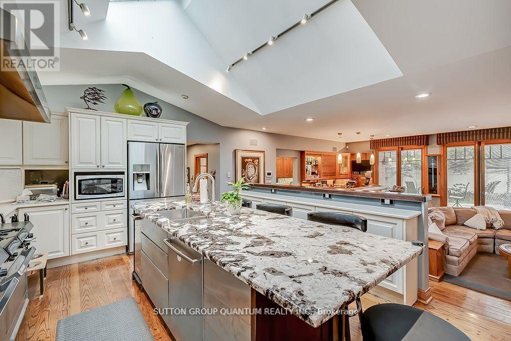 3657 Greenbower Court, Mississauga, Ontario  L5L 1P3 - Photo 18 - W12182628