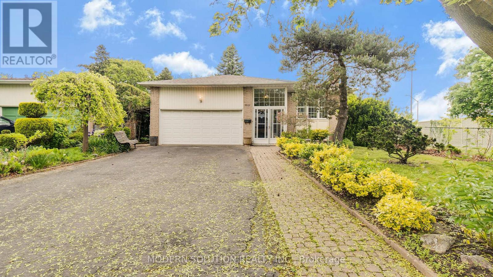 1011 PEARSON DRIVE, Oakville, Ontario